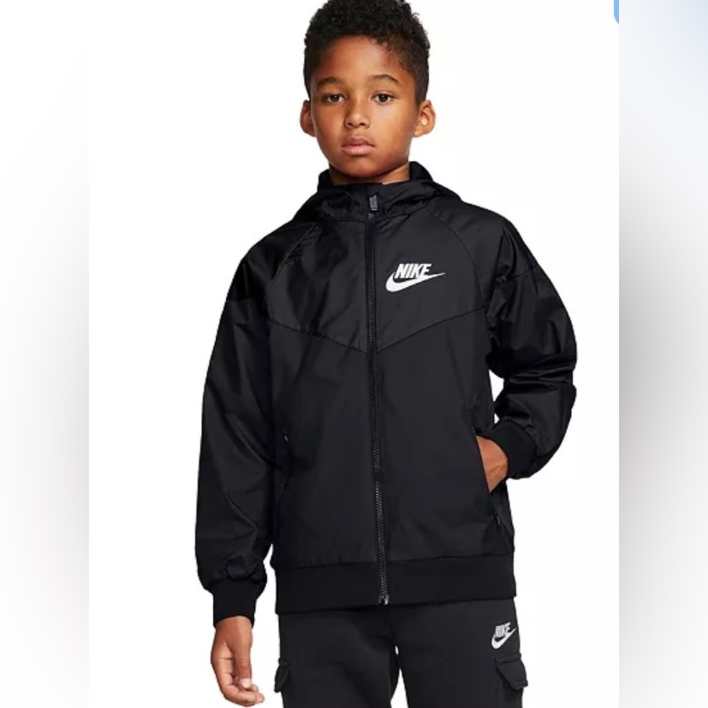 Nike sportswear windrunner hooded jacket